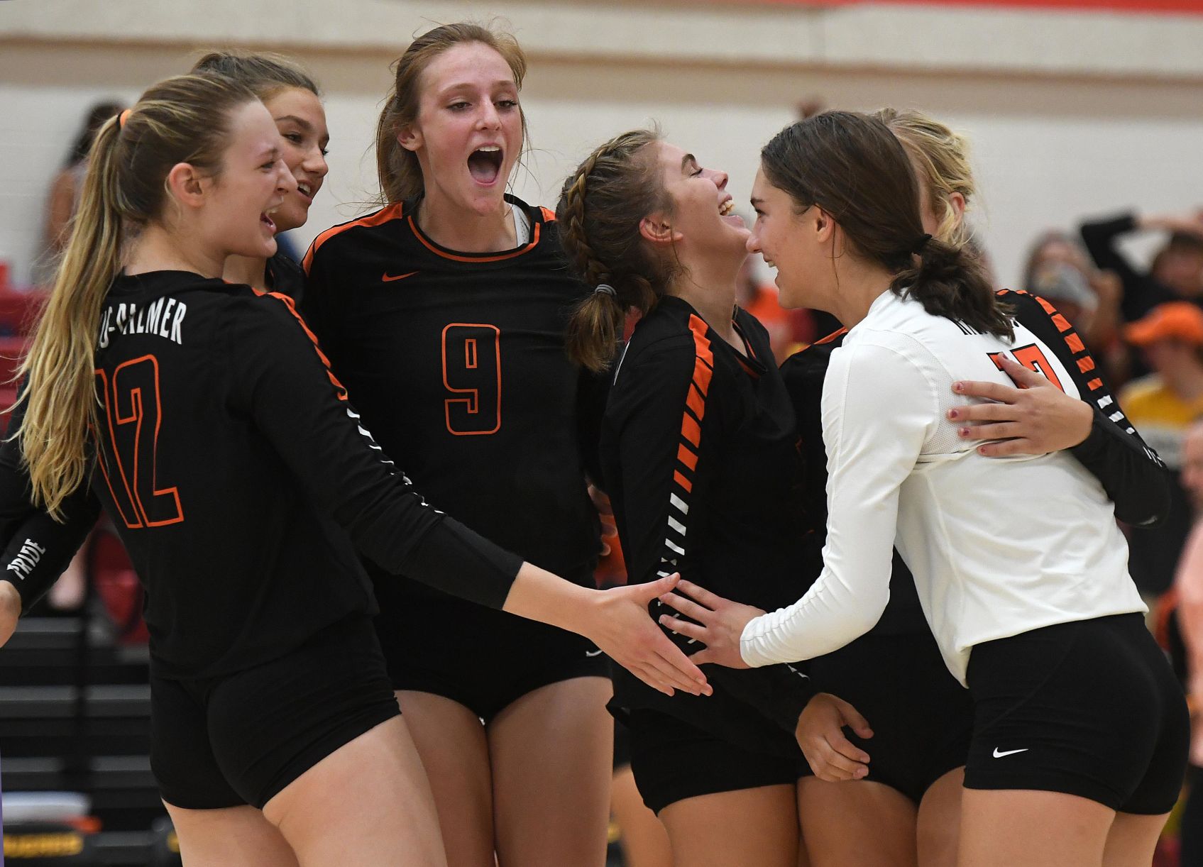 090419-s-volleyball 16.JPG